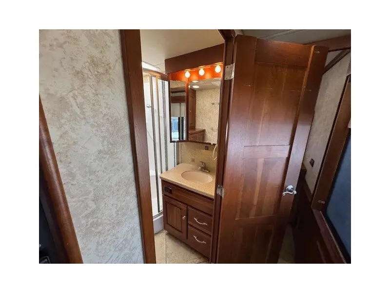 2010 Winnebago Tour 40BD Freightliner XCL Chassis