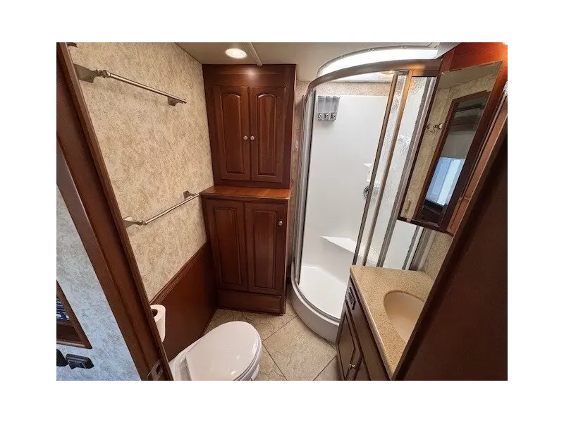 2010 Winnebago Tour 40BD Freightliner XCL Chassis