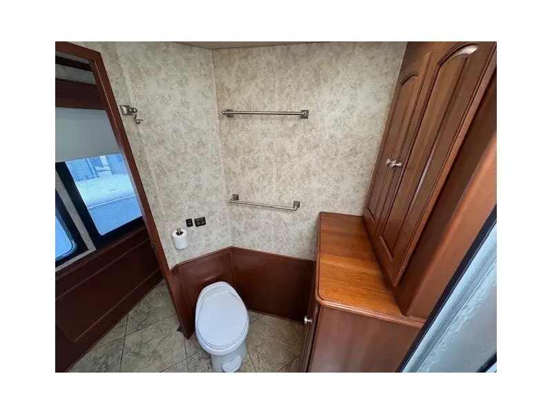2010 Winnebago Tour 40BD Freightliner XCL Chassis