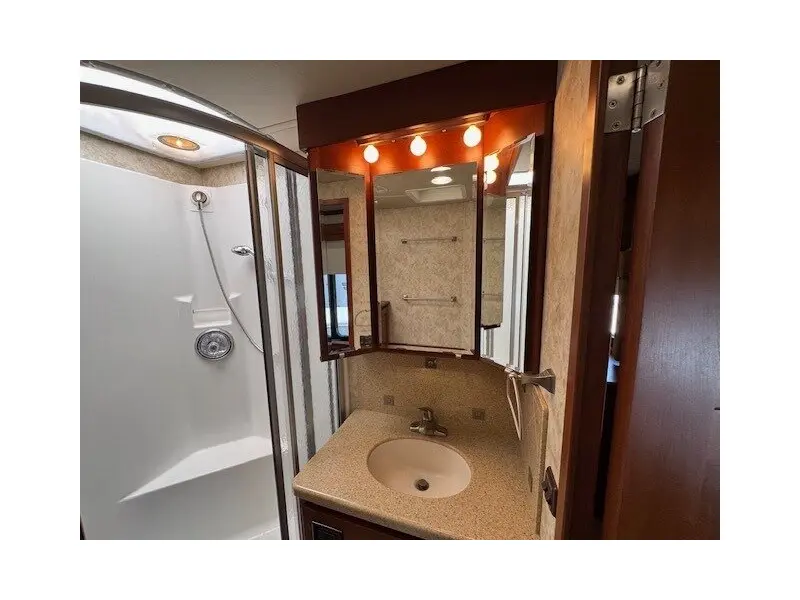 2010 Winnebago Tour 40BD Freightliner XCL Chassis