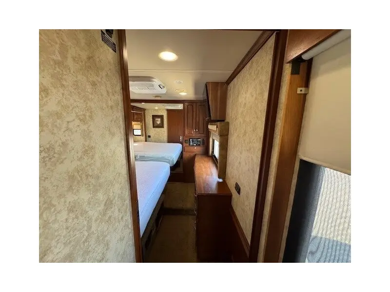 2010 Winnebago Tour 40BD Freightliner XCL Chassis