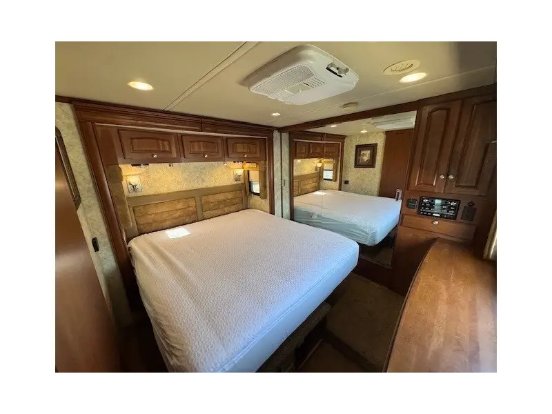 2010 Winnebago Tour 40BD Freightliner XCL Chassis