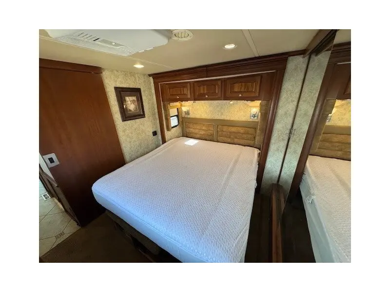 2010 Winnebago Tour 40BD Freightliner XCL Chassis