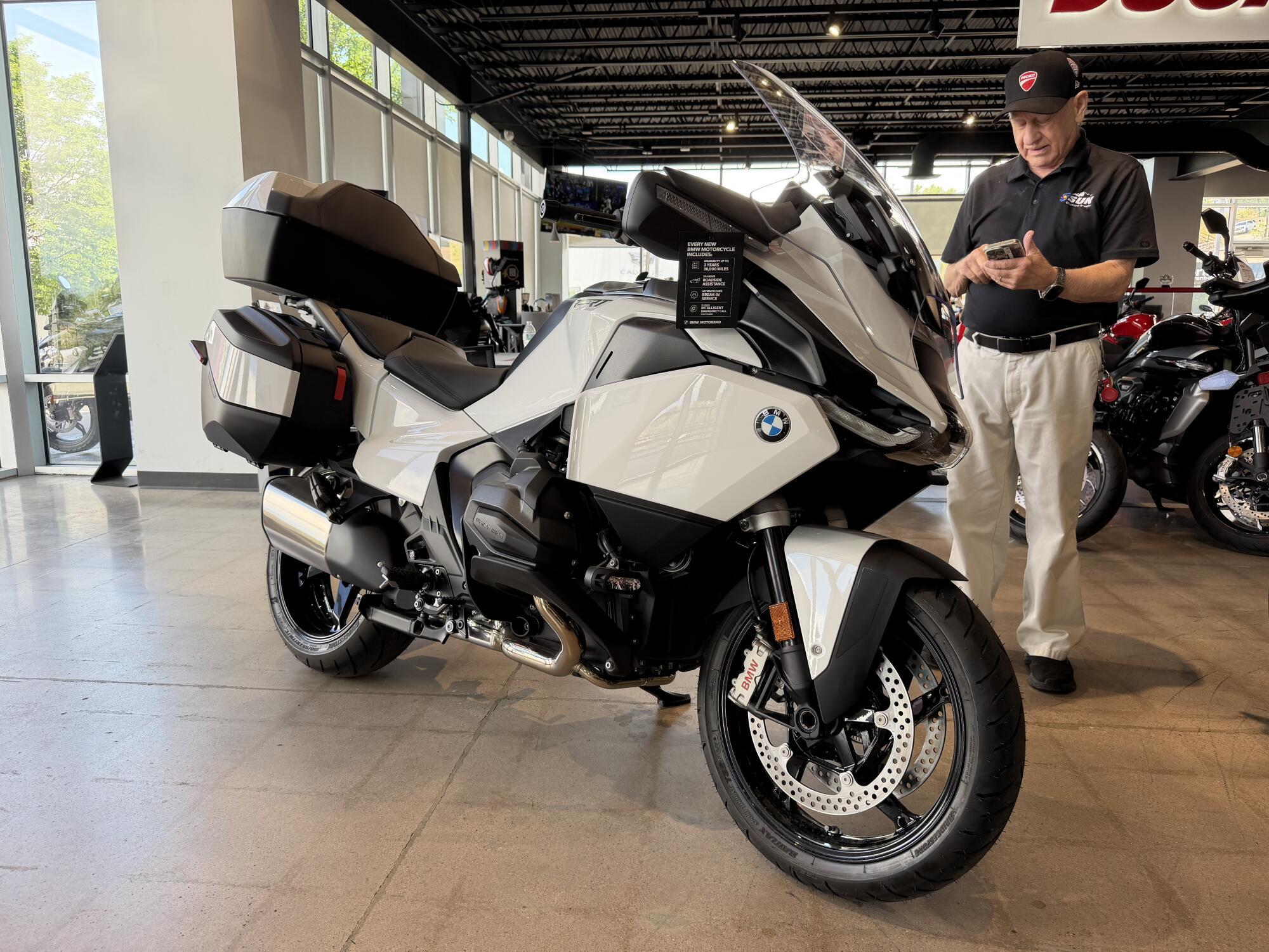 2026 BMW MOTORRAD R 1300 RT in Colorado Springs, CO