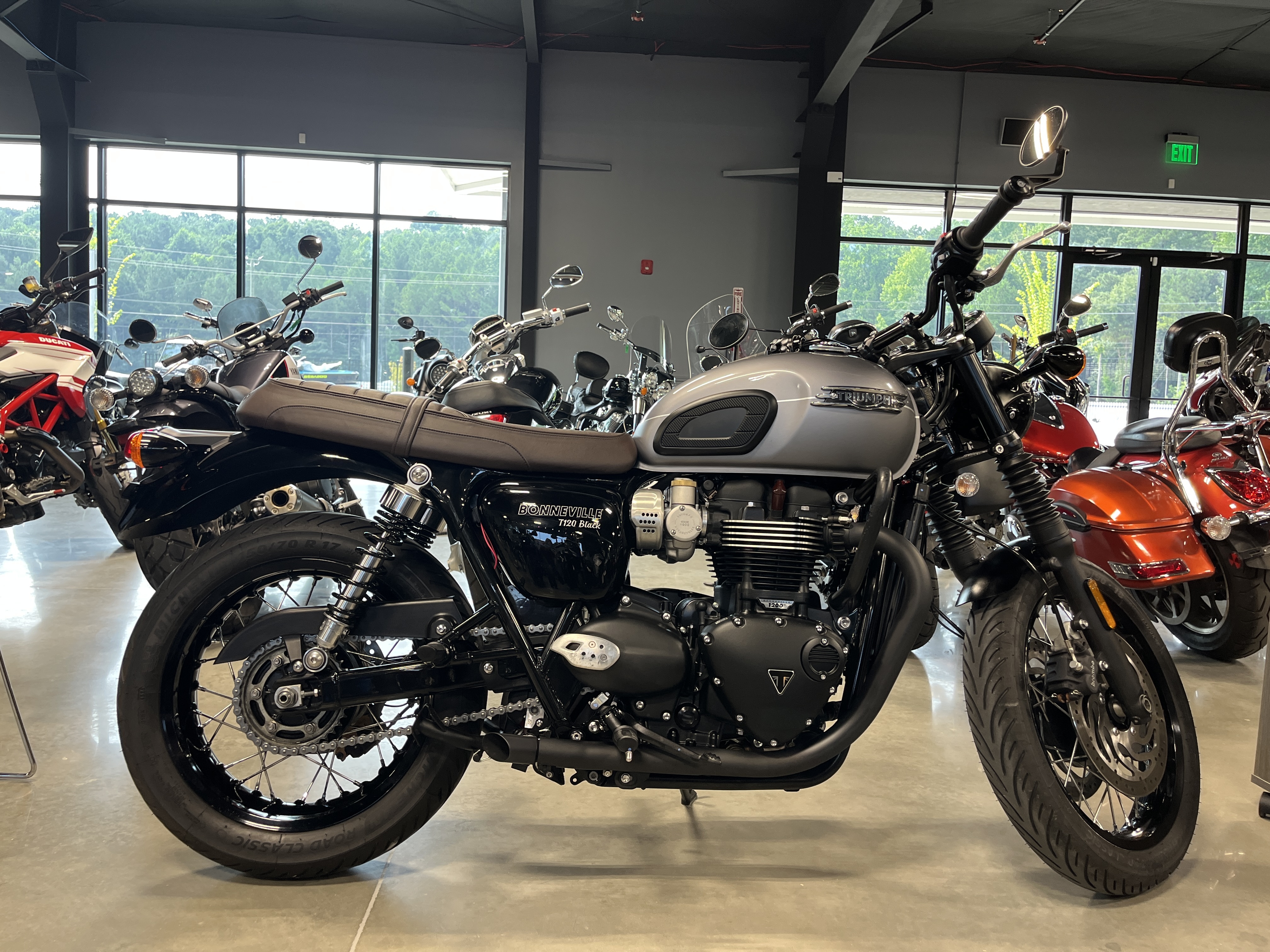 2024 Triumph Bonneville T120 Black Graphite/Matt Graphite BLACK in Birmingham, AL