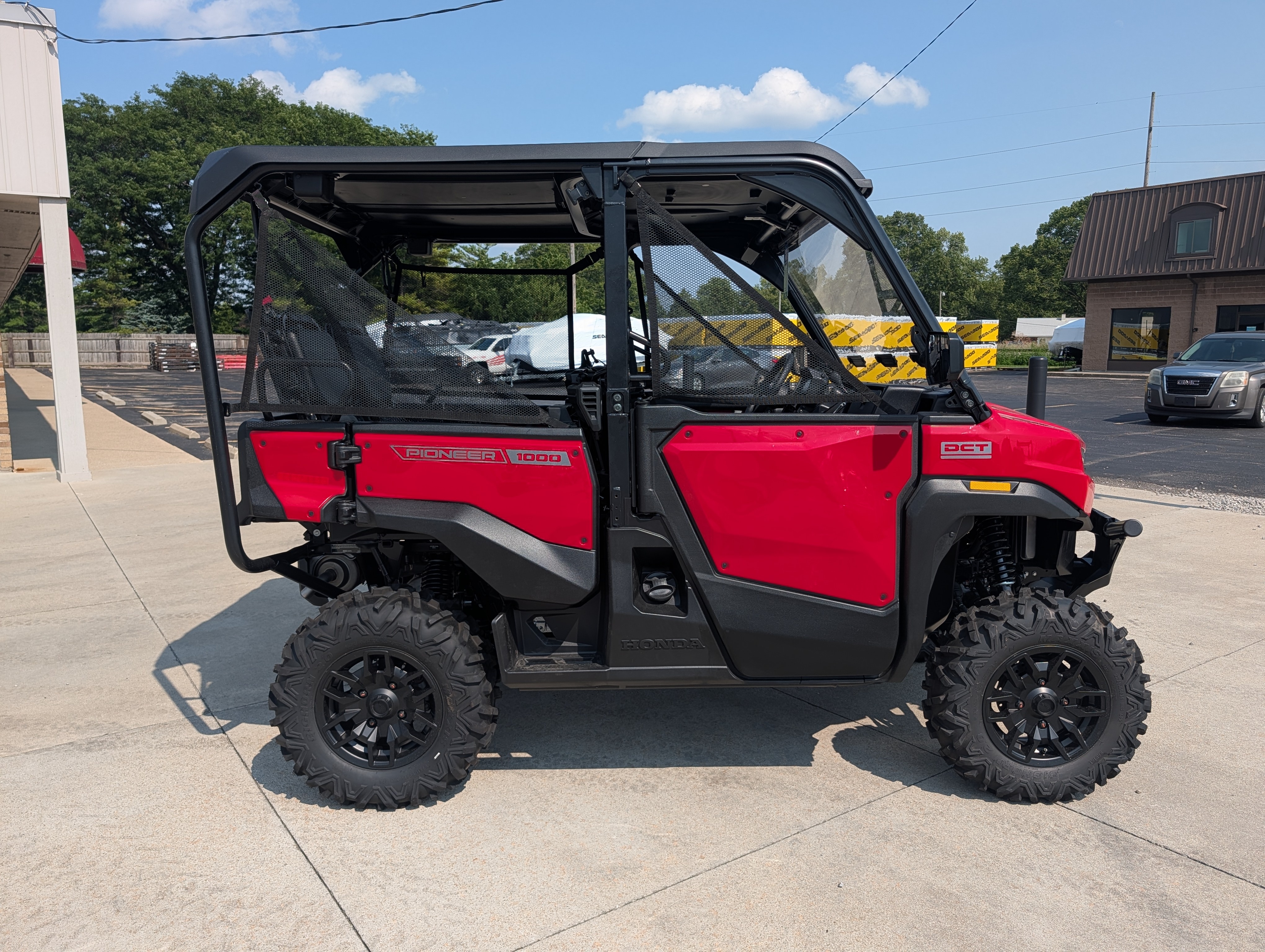 2026 Honda Pioneer 1000-5 Deluxe in maumee OH