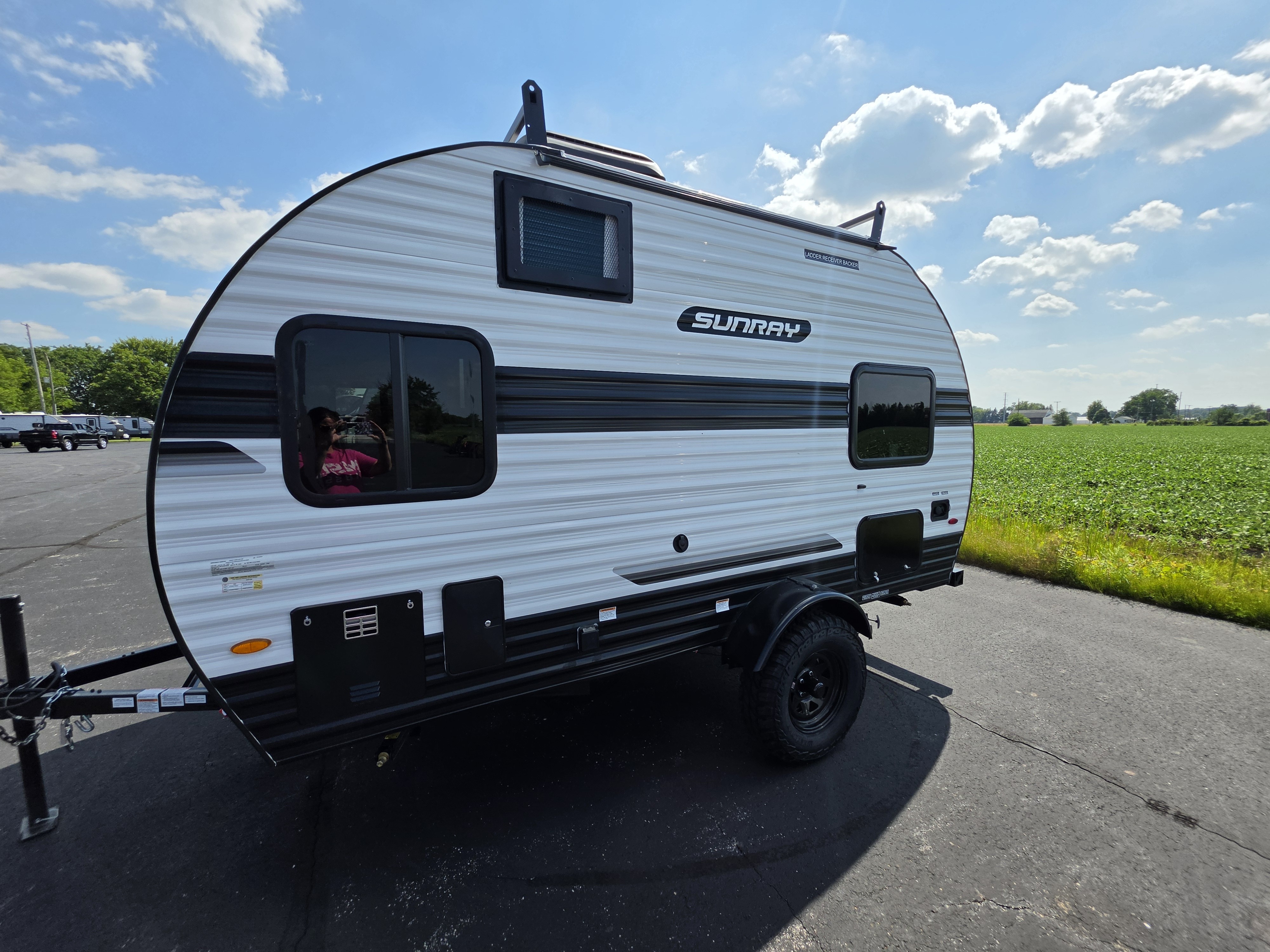 2027 Sunset Park Rv Sunray 149 in bay city MI