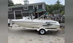 2000 Yamaha LS2000 Three Seater PWC boat