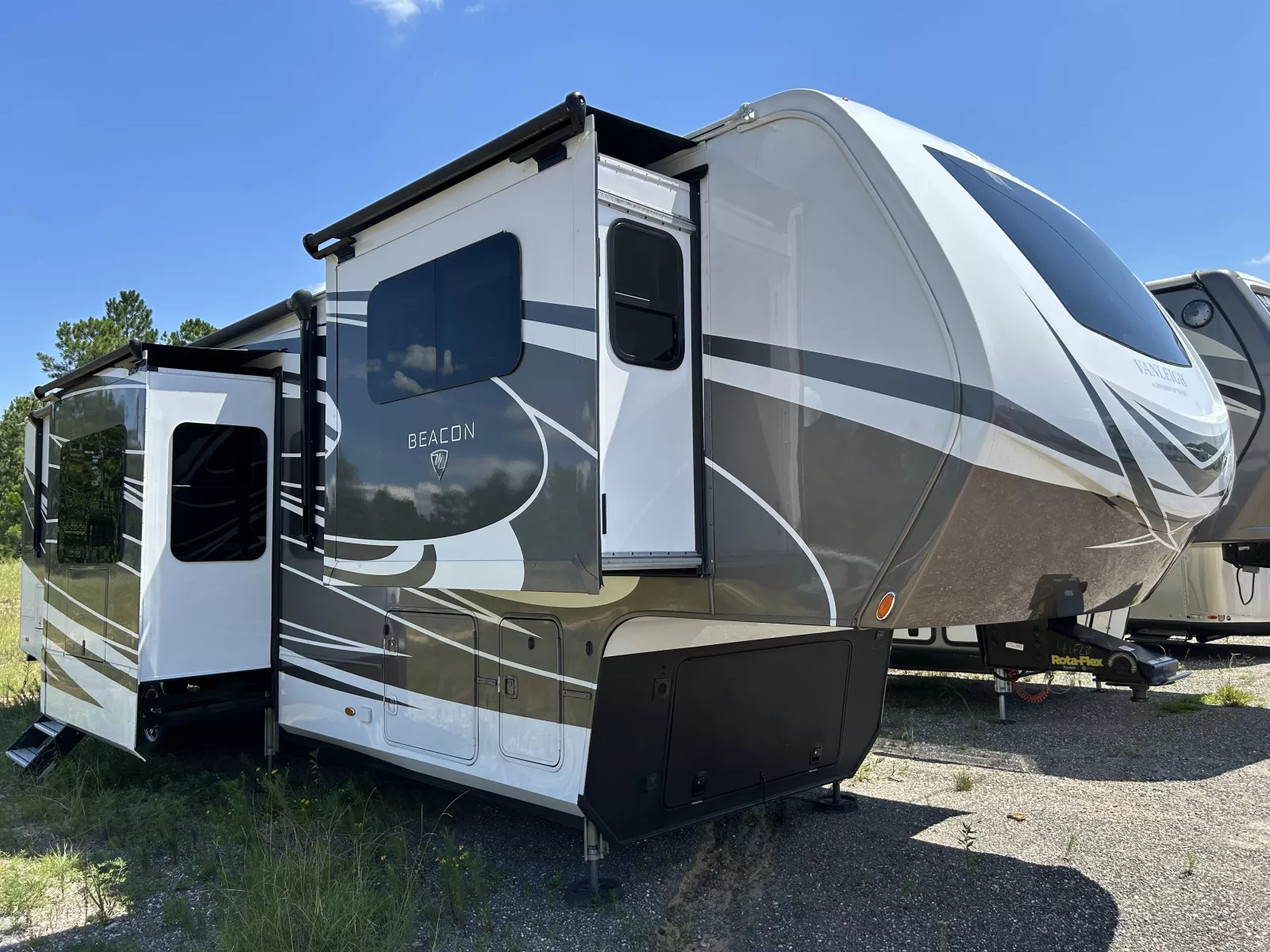 2021 Vanleigh Rv Beacon 41FLB Front Living in gulfport MS