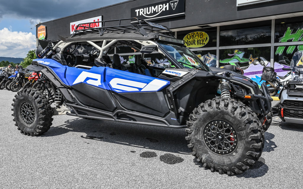 2023 Can-Am Maverick X3 MAX X rs Turbo RR With Smart-Shox Intense B in hendersonville NC