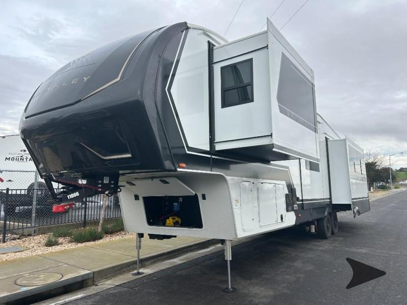 2027 Brinkley Model Z 3610 in almo KY