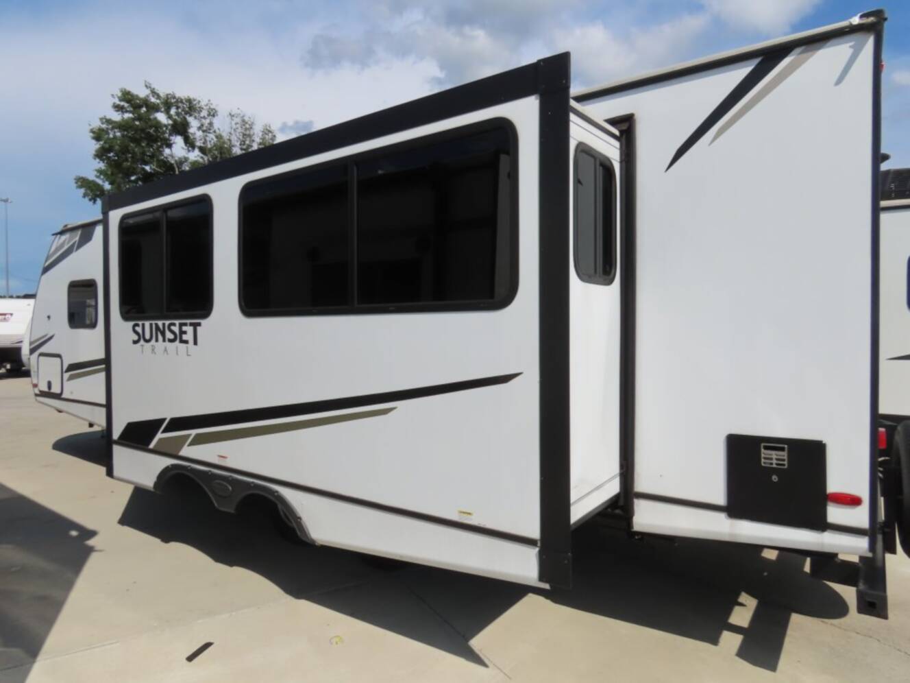 A photo of this 2022 Crossroads Rv SUNSET TRAIL SUPER LITE 285CK