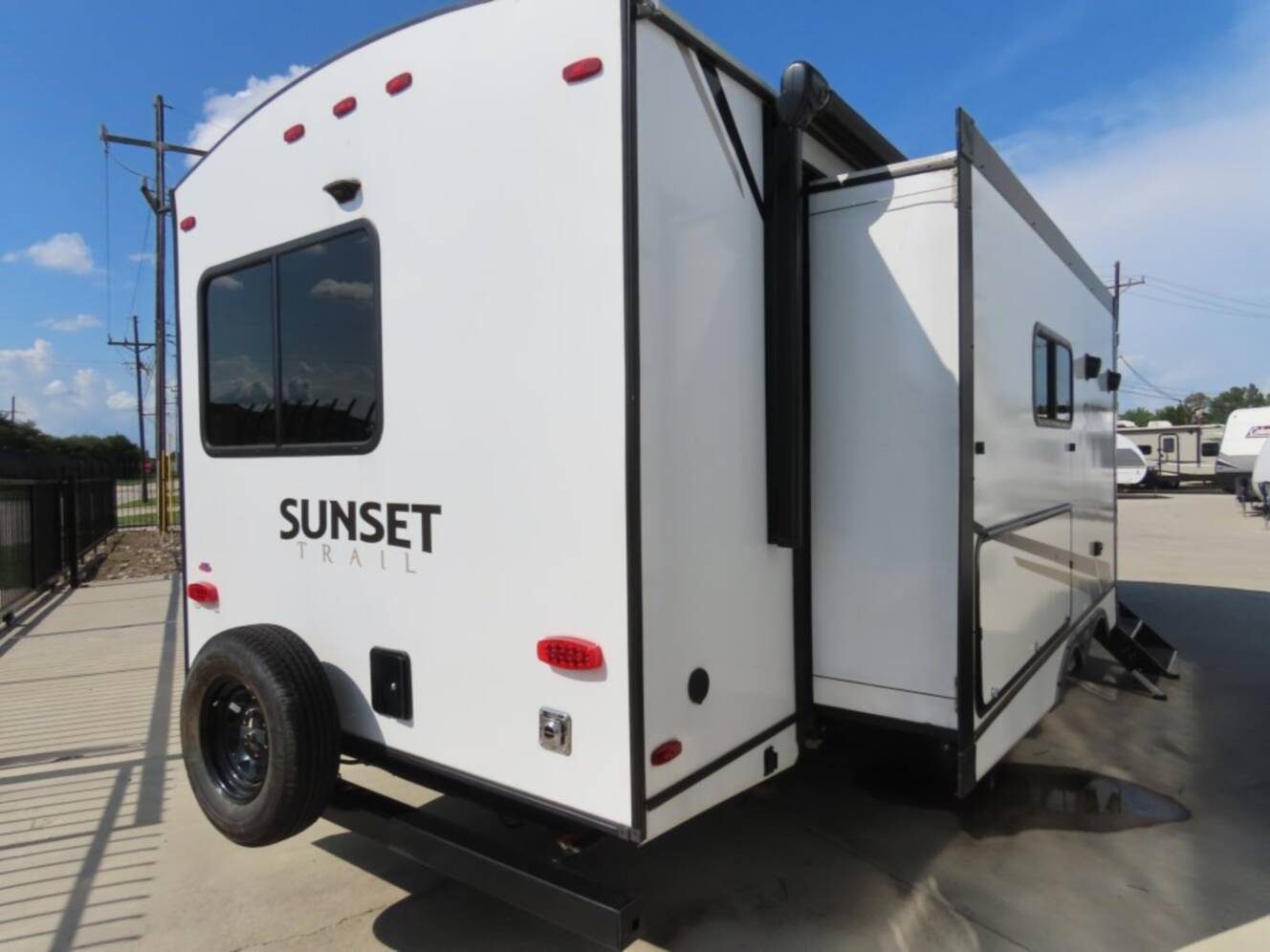 A photo of this 2022 Crossroads Rv SUNSET TRAIL SUPER LITE 285CK