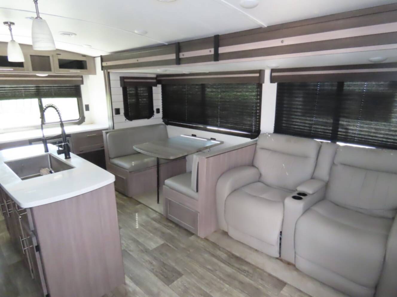 A photo of this 2022 Crossroads Rv SUNSET TRAIL SUPER LITE 285CK