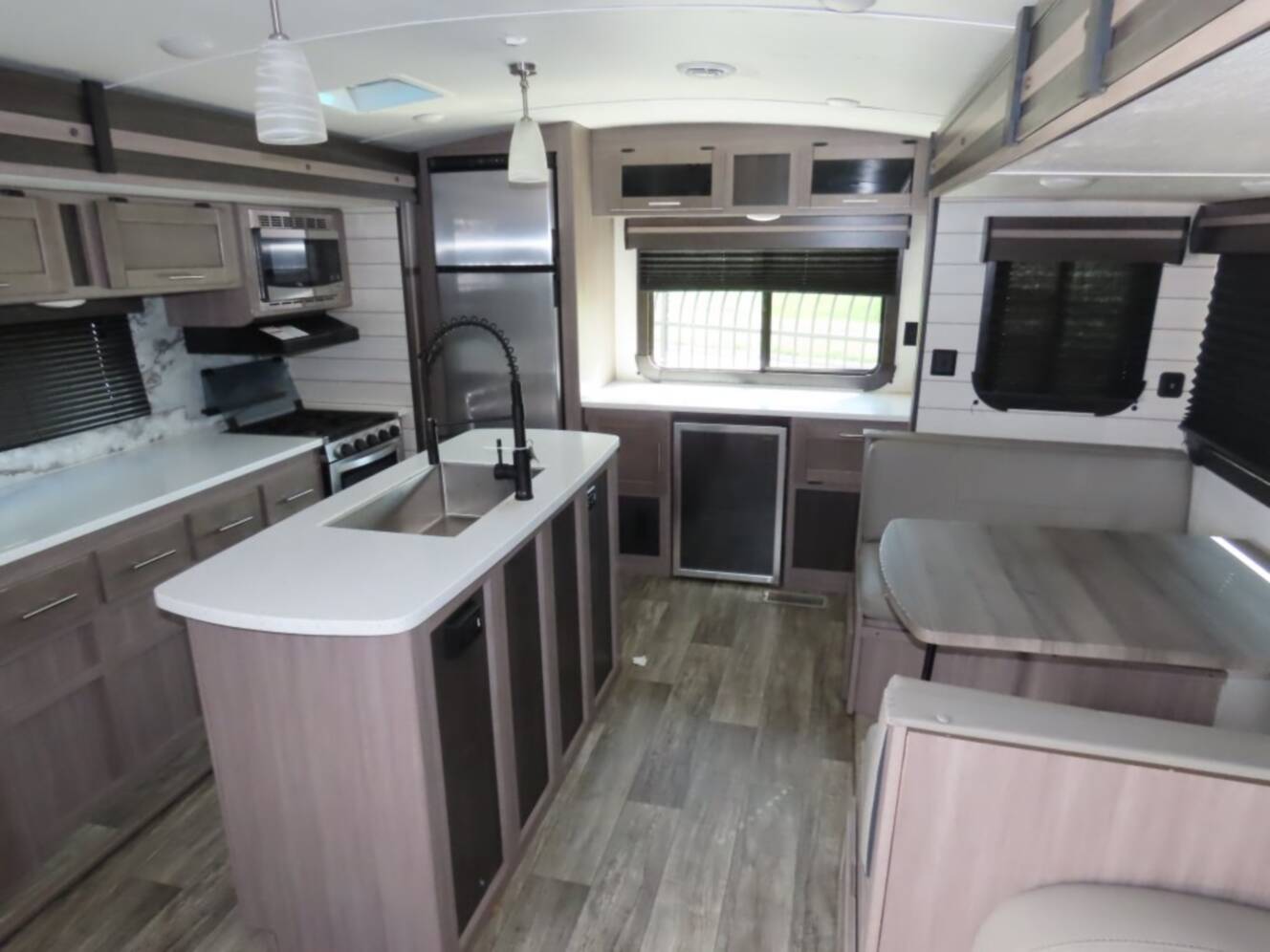 A photo of this 2022 Crossroads Rv SUNSET TRAIL SUPER LITE 285CK