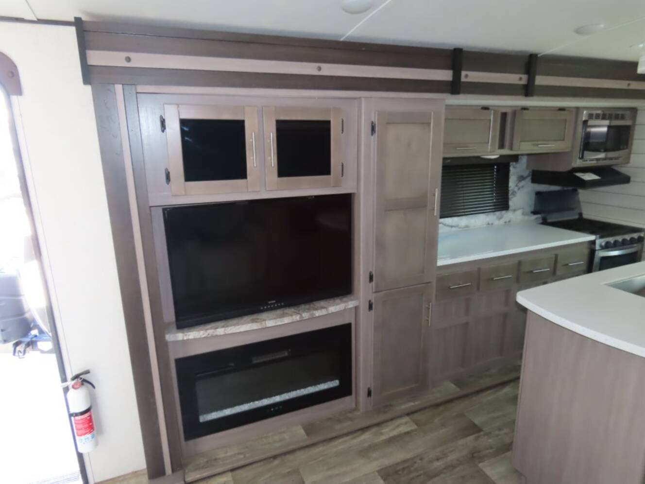 A photo of this 2022 Crossroads Rv SUNSET TRAIL SUPER LITE 285CK