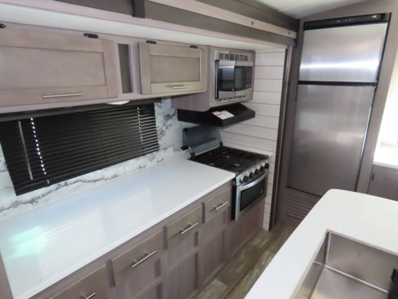 A photo of this 2022 Crossroads Rv SUNSET TRAIL SUPER LITE 285CK