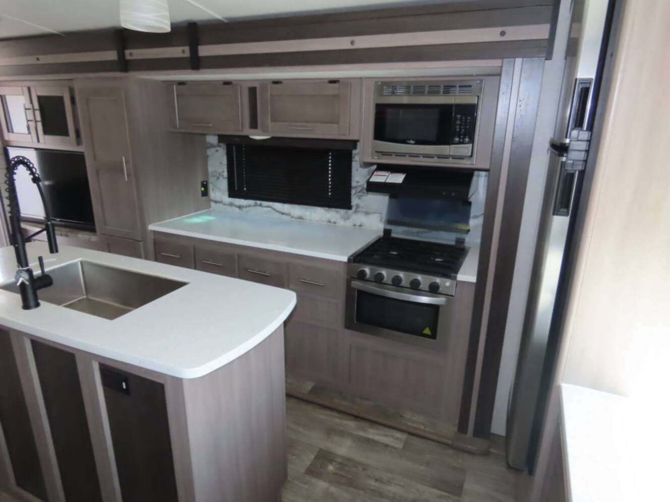 A photo of this 2022 Crossroads Rv SUNSET TRAIL SUPER LITE 285CK