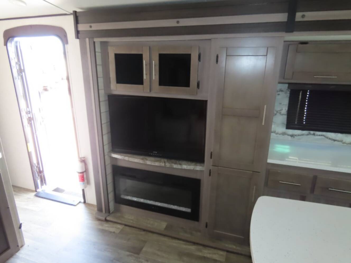 A photo of this 2022 Crossroads Rv SUNSET TRAIL SUPER LITE 285CK