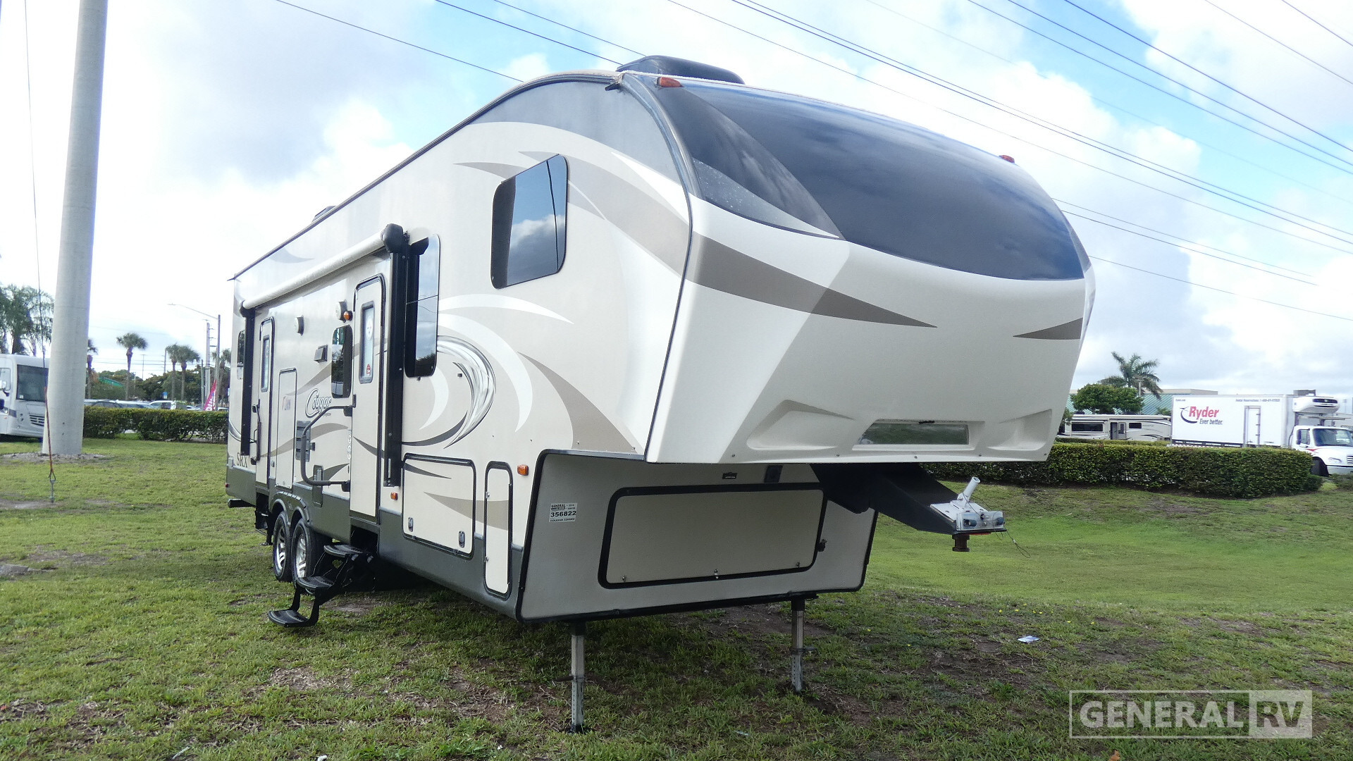 2016 Keystone COUGAR 326SRX Fifth Wheel Toy Hauler RV