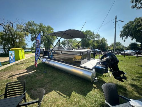 2027 Dockside 22DQ in milton WI
