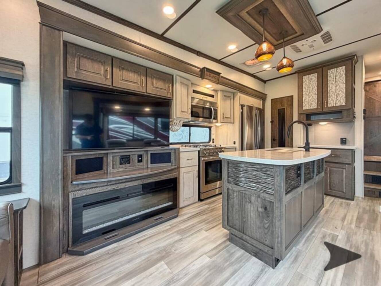 A photo of this 2022 Alliance Rv Paradigm 310RL