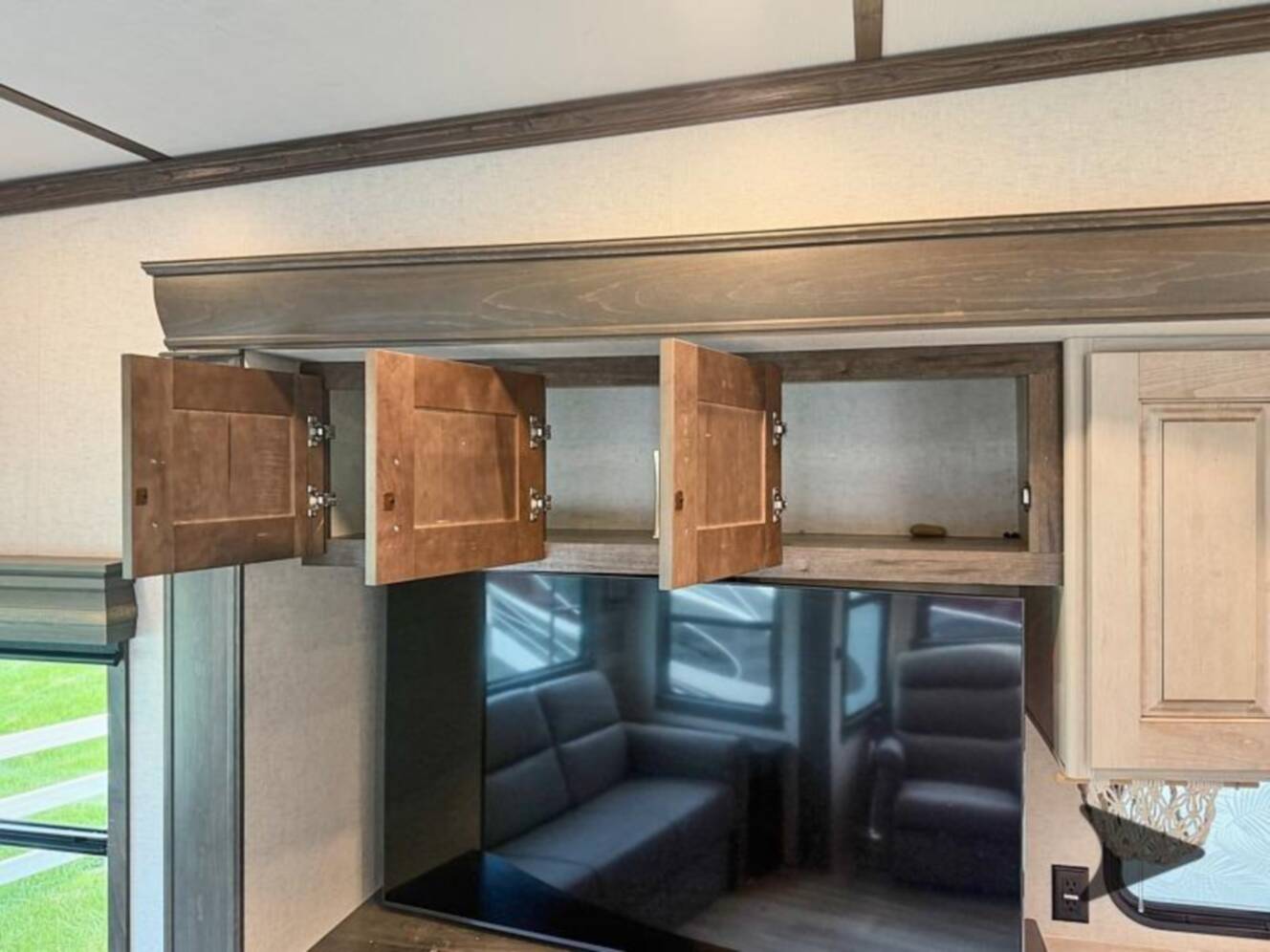 A photo of this 2022 Alliance Rv Paradigm 310RL