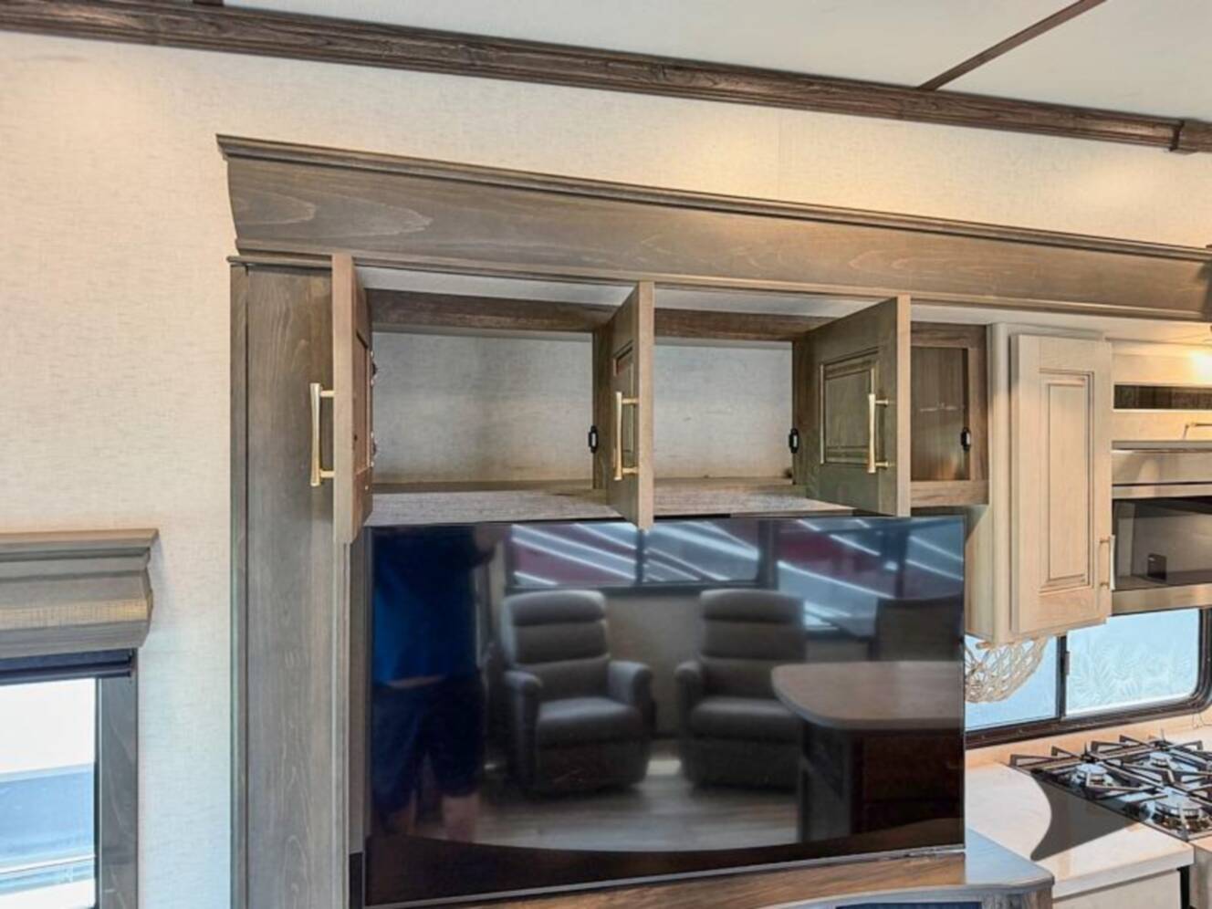 A photo of this 2022 Alliance Rv Paradigm 310RL