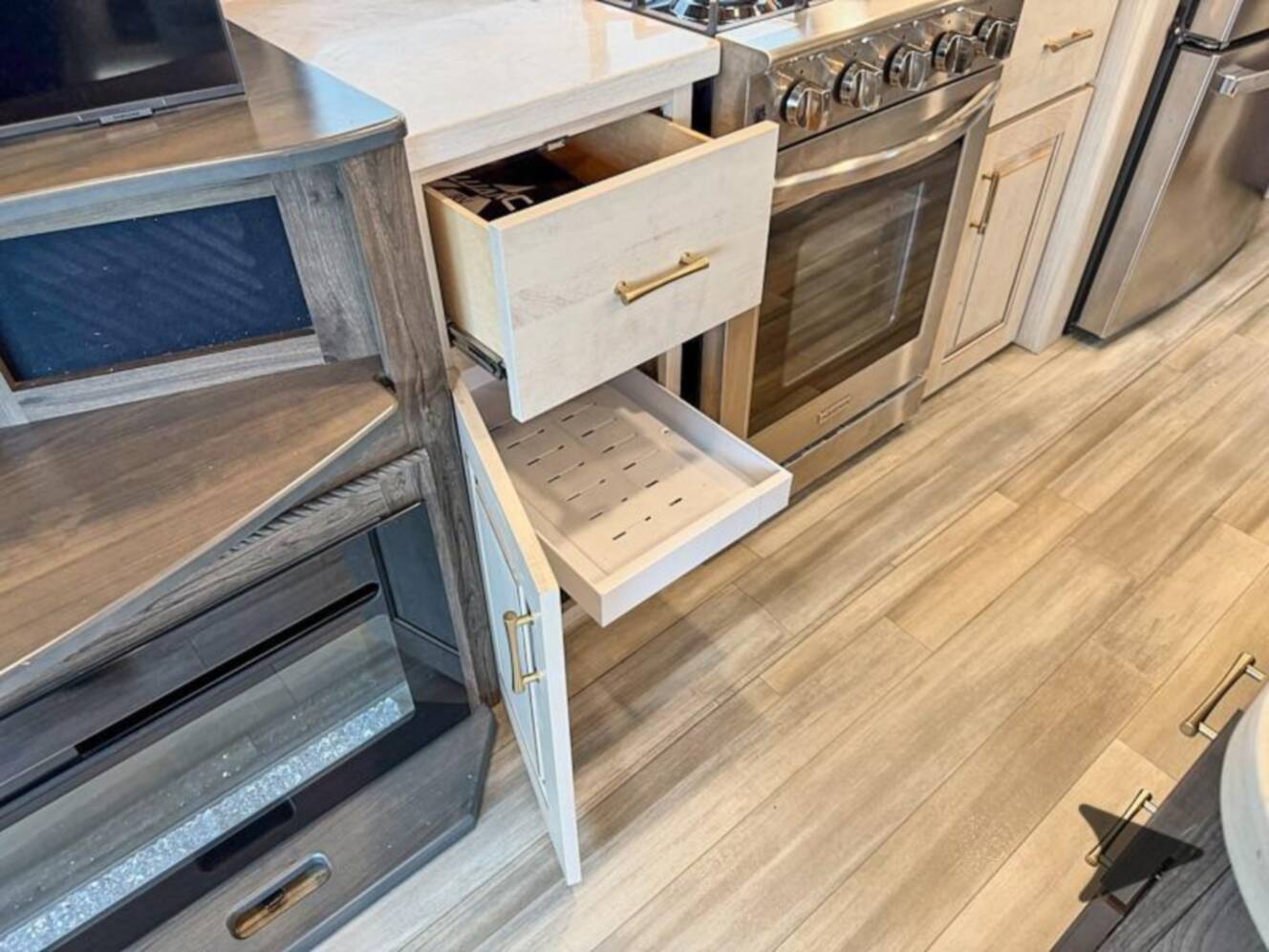 A photo of this 2022 Alliance Rv Paradigm 310RL