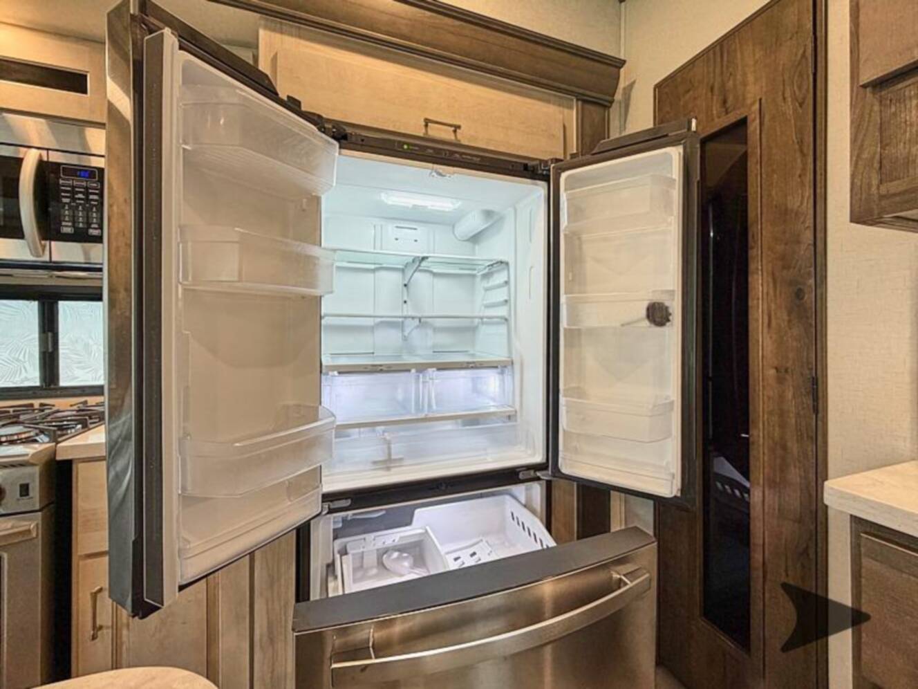 A photo of this 2022 Alliance Rv Paradigm 310RL