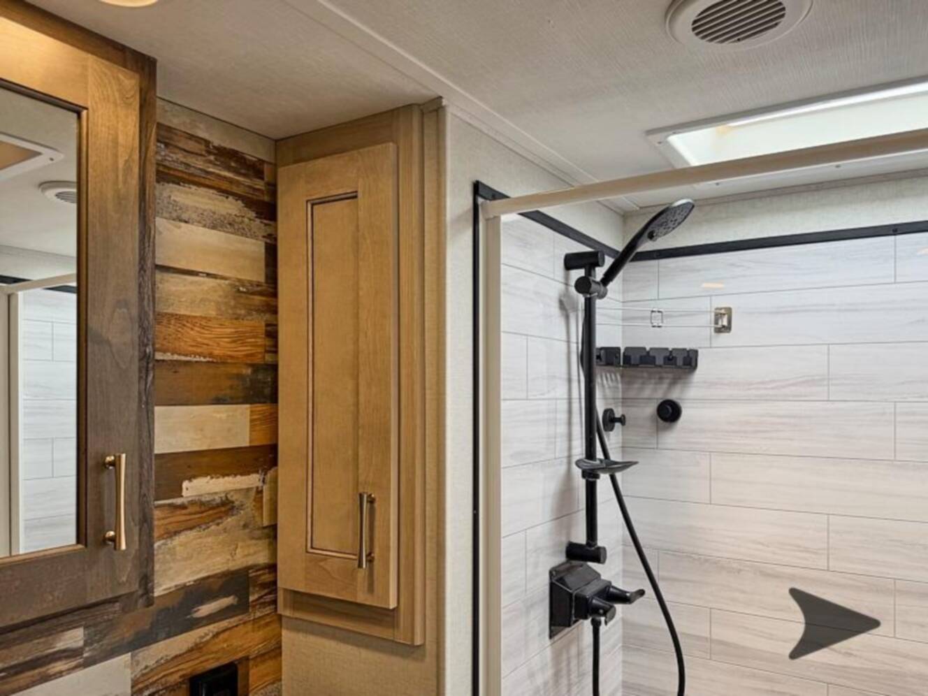 A photo of this 2022 Alliance Rv Paradigm 310RL