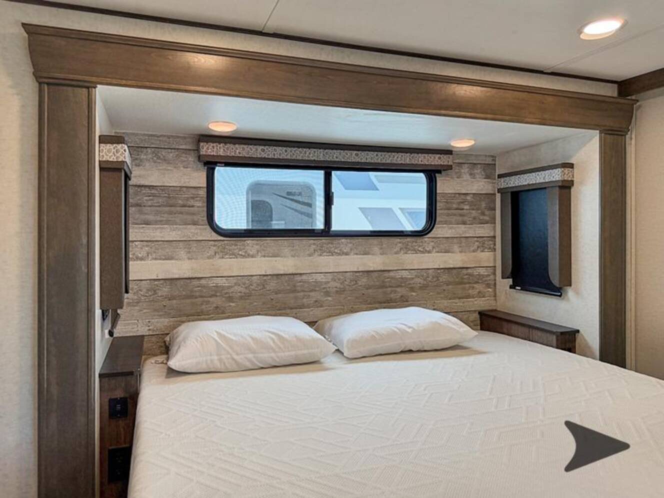 A photo of this 2022 Alliance Rv Paradigm 310RL