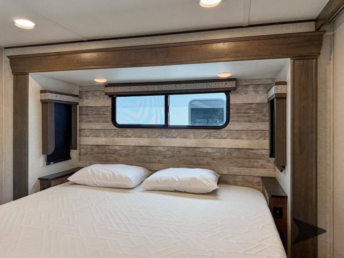 A photo of this 2022 Alliance Rv Paradigm 310RL