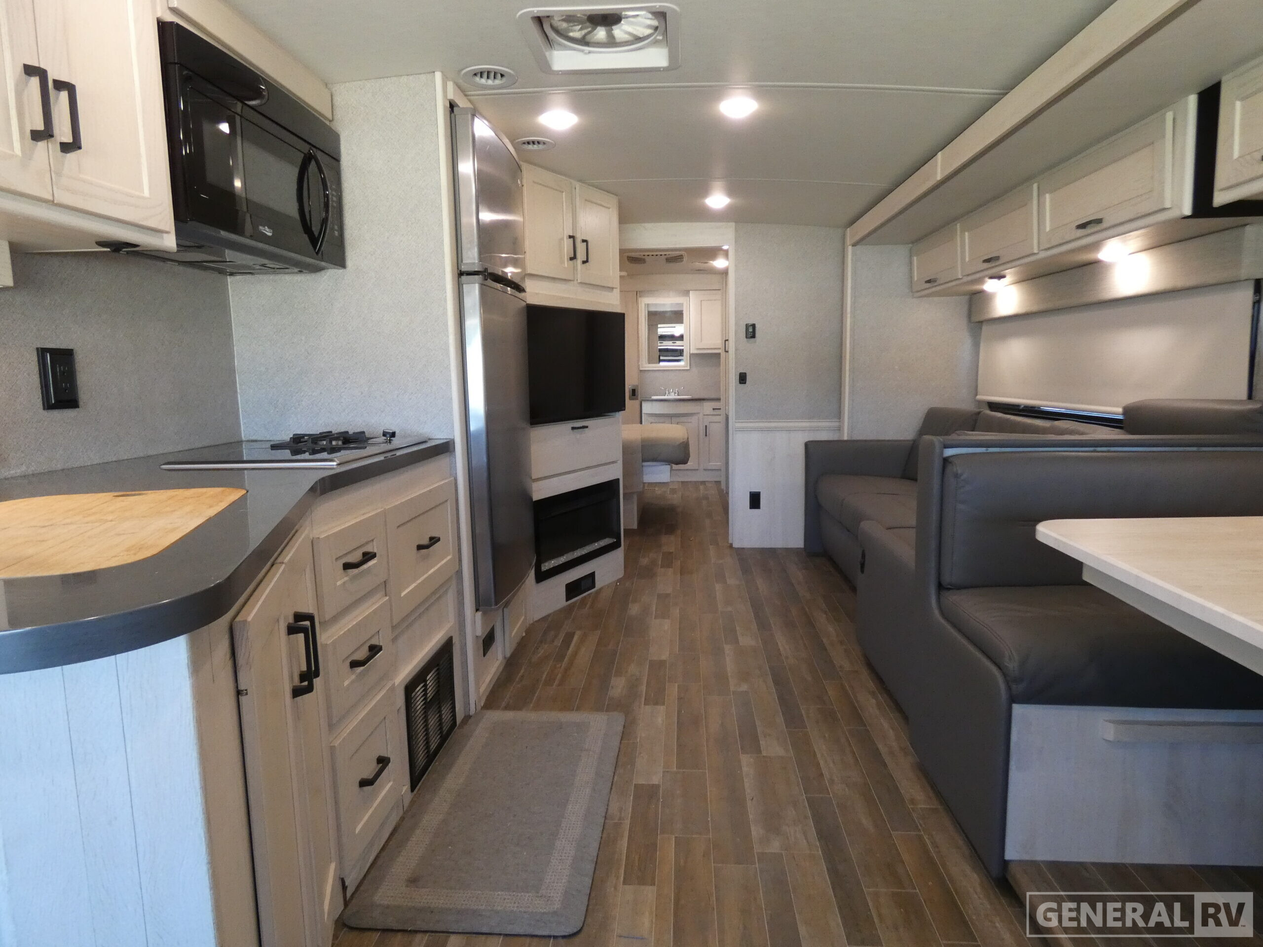 2022 Winnebago ADVENTURER 35F in longmont CO