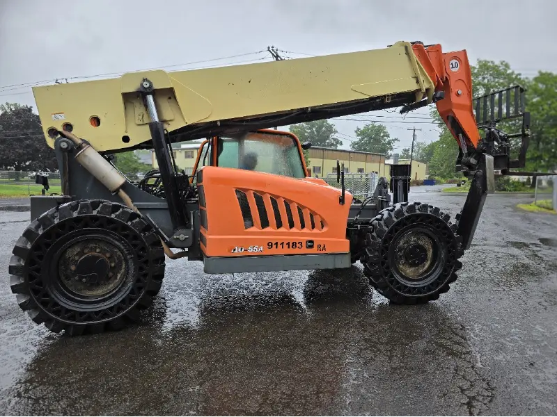 2012 JLG G10-55A