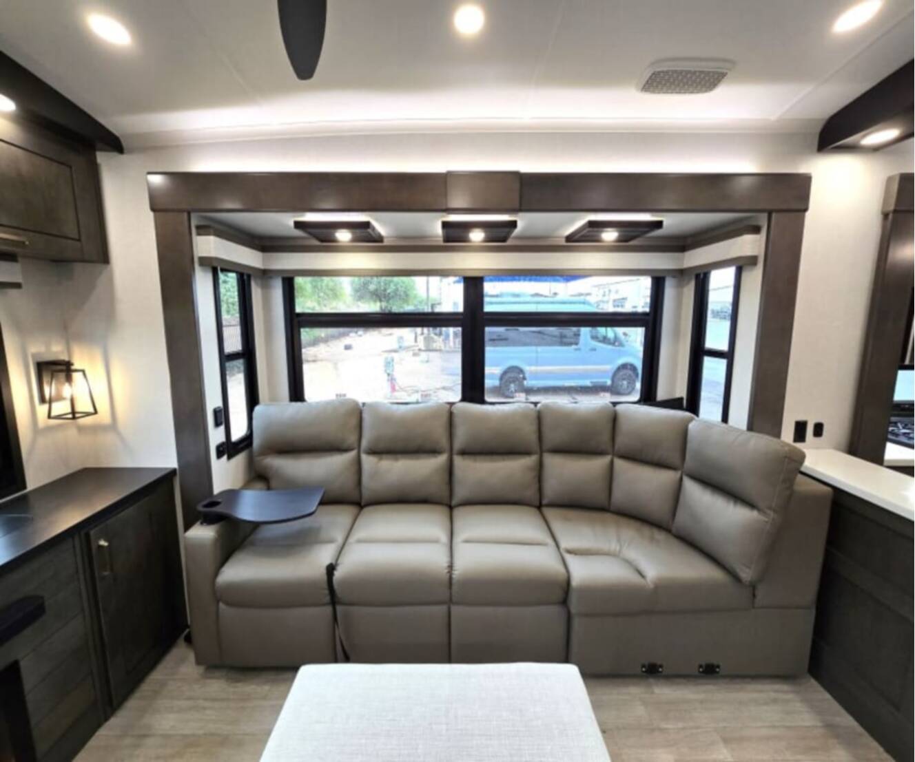 A photo of this 2026 Heartland BIGHORN 38RE