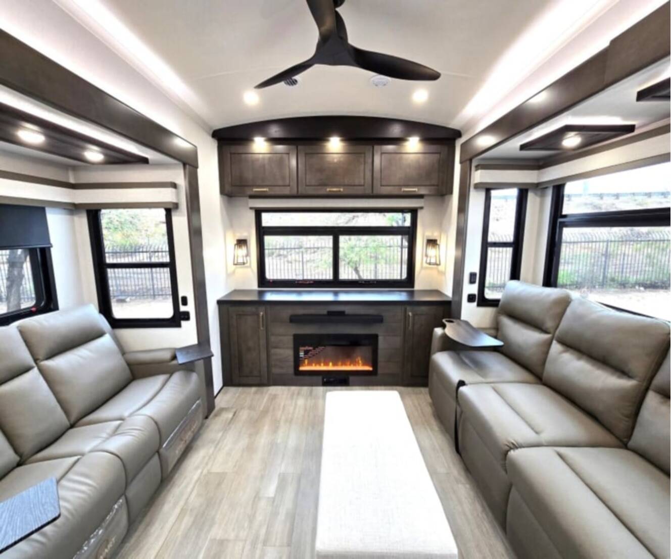 A photo of this 2026 Heartland BIGHORN 38RE