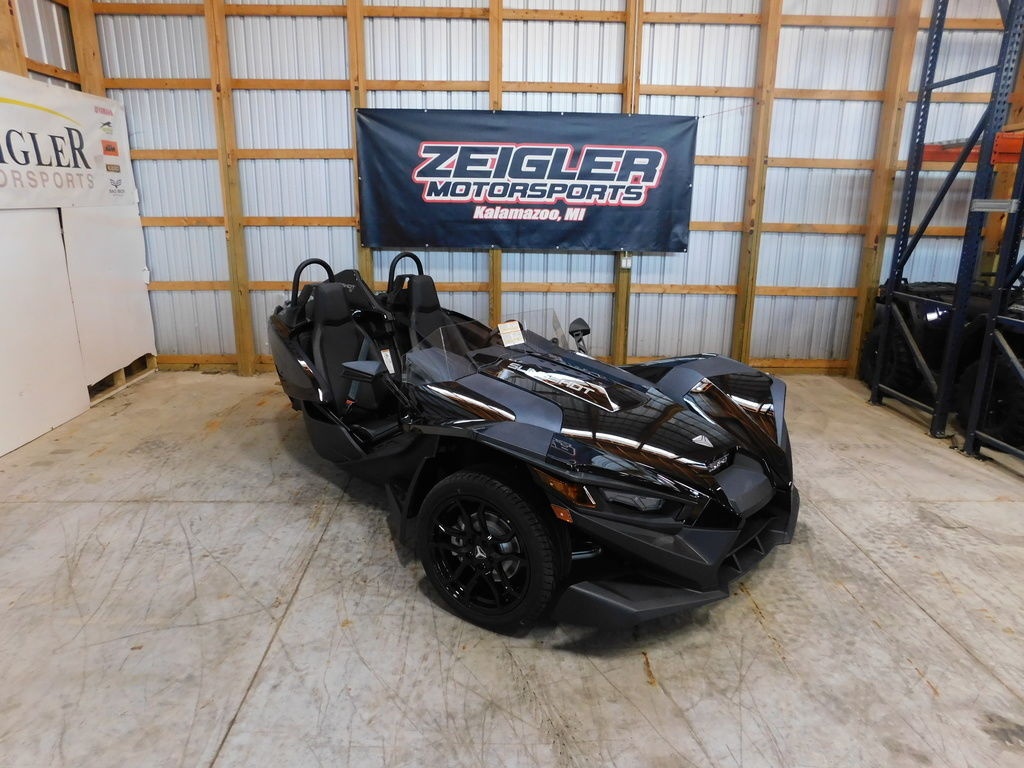 2026 Polaris Slingshot® S AutoDrive in Kalamazoo, MI
