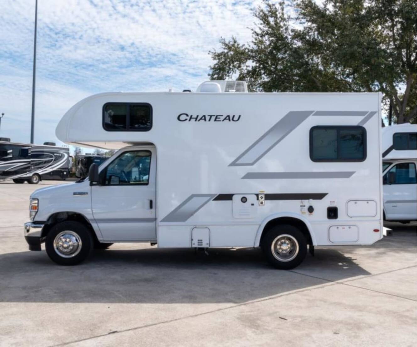 A photo of this 2026 Thor Motor Coach CHATEAU 19Z