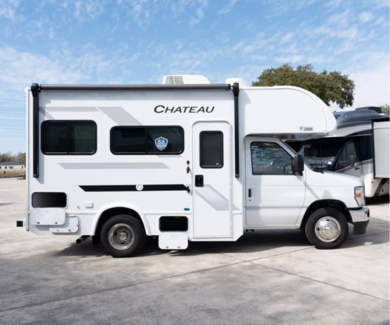A photo of this 2026 Thor Motor Coach CHATEAU 19Z