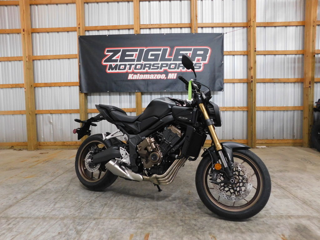 2026 Honda® CB650R E-Clutch BASE in Kalamazoo, MI