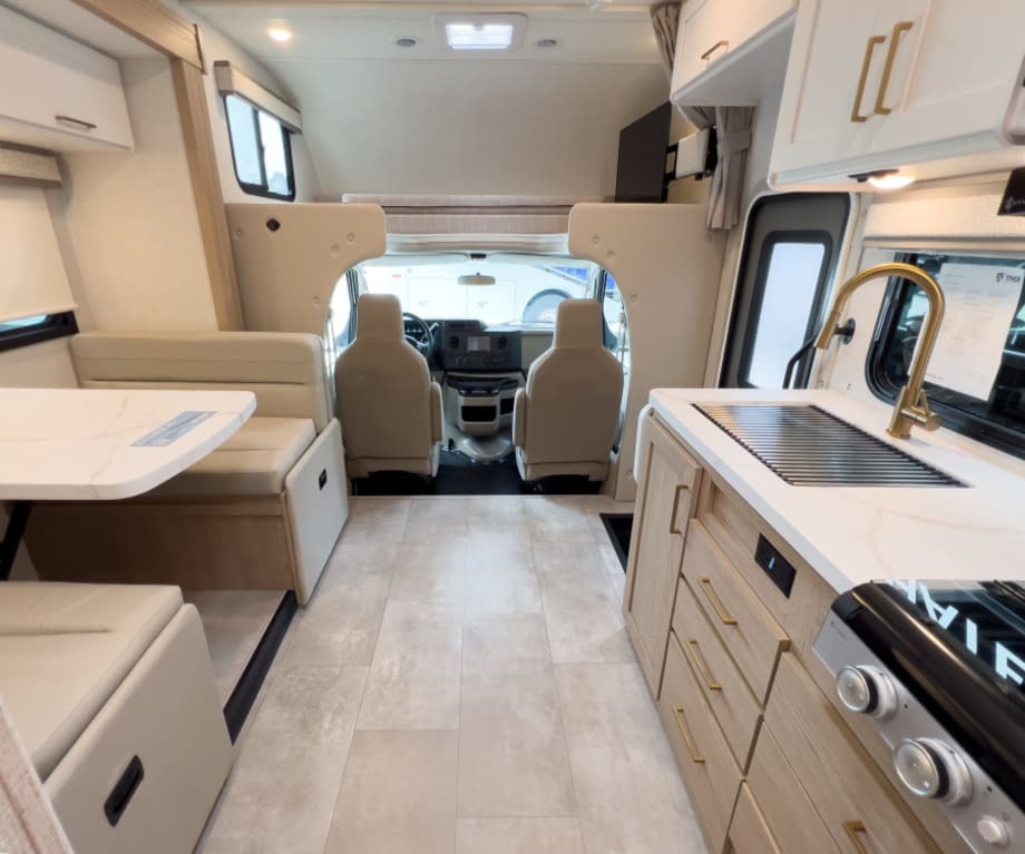 2027 Thor Motor Coach CHATEAU 25Z-PP in sanford FL