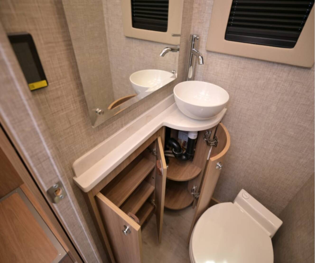 A photo of this 2027 Tiffin WAYFARER 25XLW