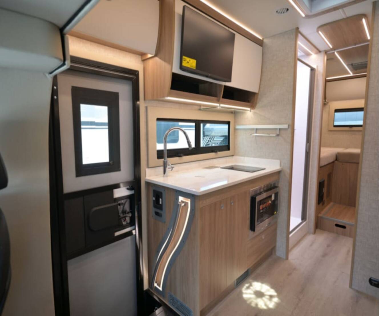 A photo of this 2027 Tiffin WAYFARER 25XLW