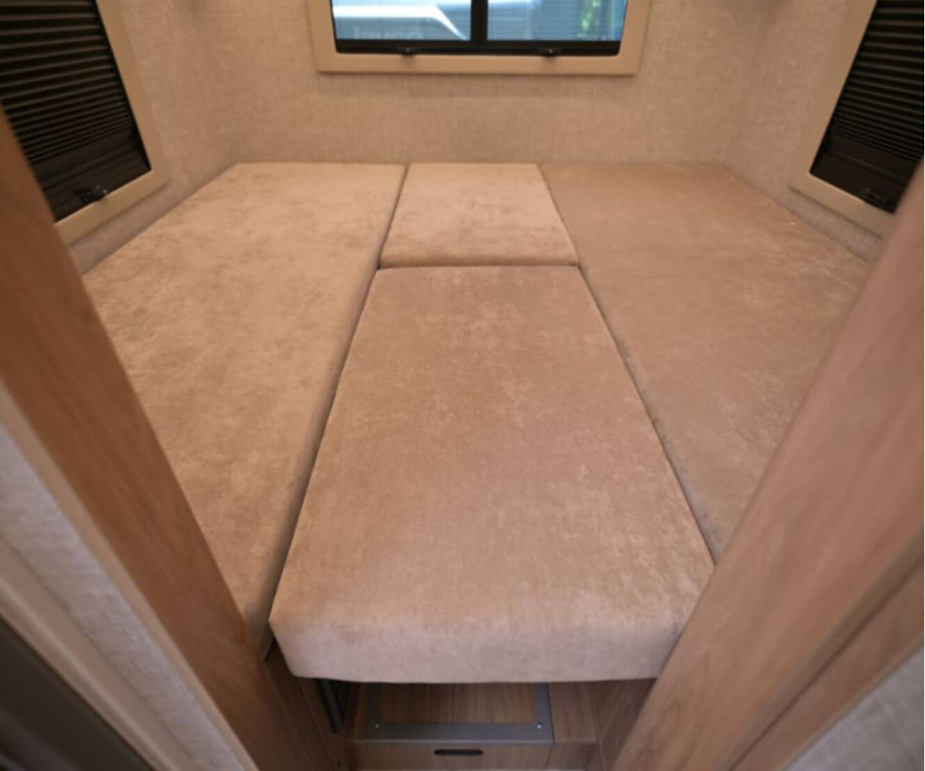 A photo of this 2027 Tiffin WAYFARER 25XLW