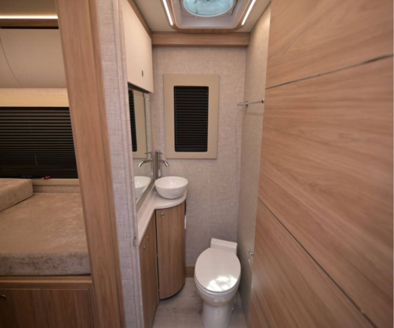 A photo of this 2027 Tiffin WAYFARER 25XLW