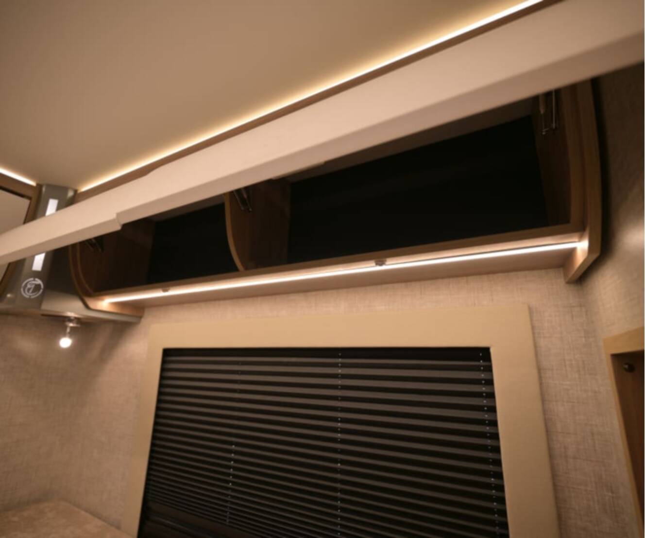 A photo of this 2027 Tiffin WAYFARER 25XLW