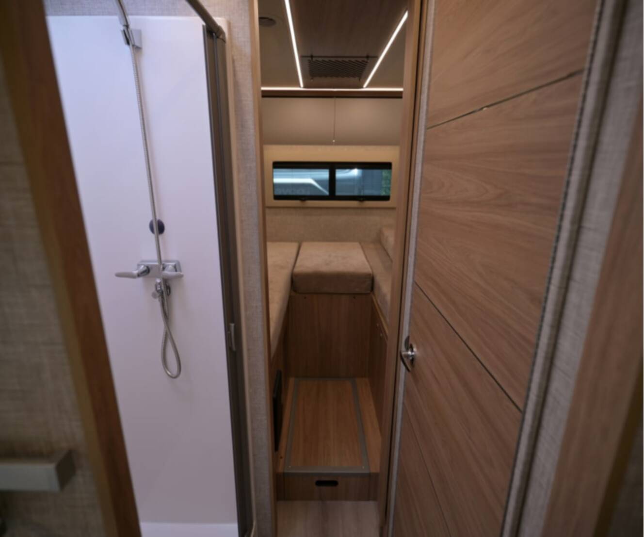 A photo of this 2027 Tiffin WAYFARER 25XLW