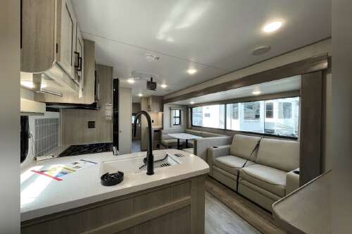 2027 Coachmen Rv Catalina Legacy Edition 323BHDSCK in huntsville AL