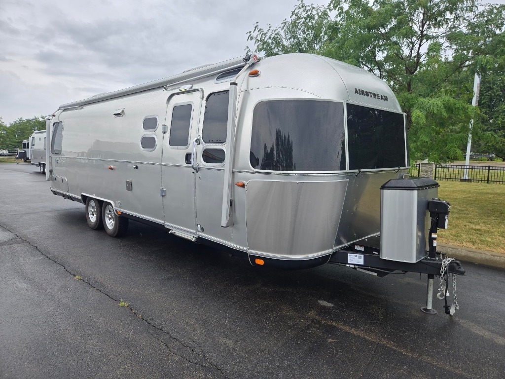2025 Airstream Classic 30RB Twin in orchard park NY
